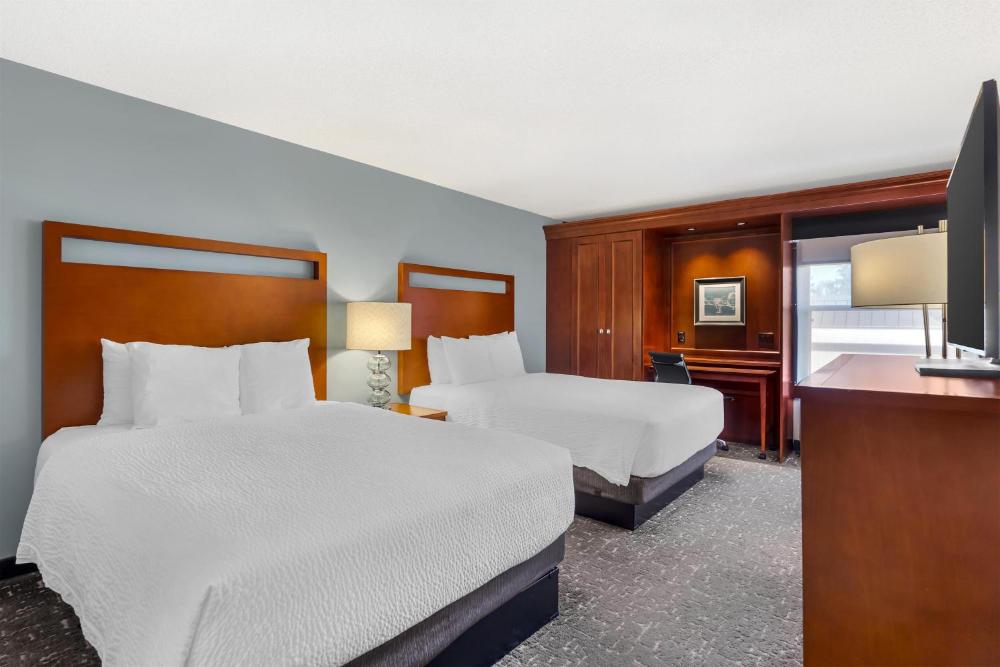 Queen Room with Two Queen Beds interior